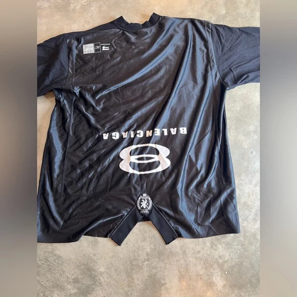 Authentic balenciaga oversized shirt - Picture 3 of 12